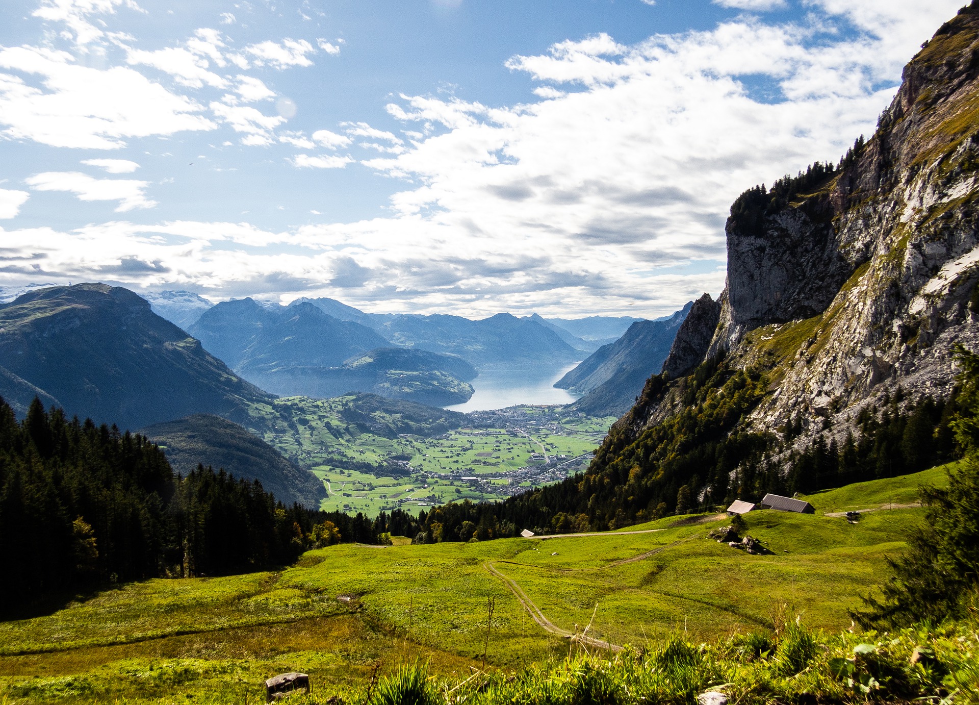 Switzerland mountains. Бернские Альпы Швейцария. Гора Велльхорн Швейцария. Швейцария Eiger Альпы. Деревня Энгельберг Люцерн Бернские Альпы.